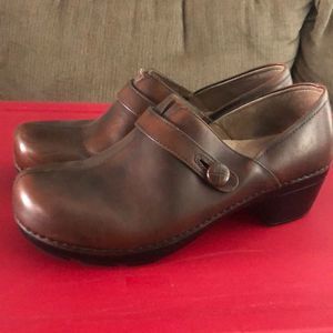 DANSKO CLASSIC CLOG SZ 42 BROWN